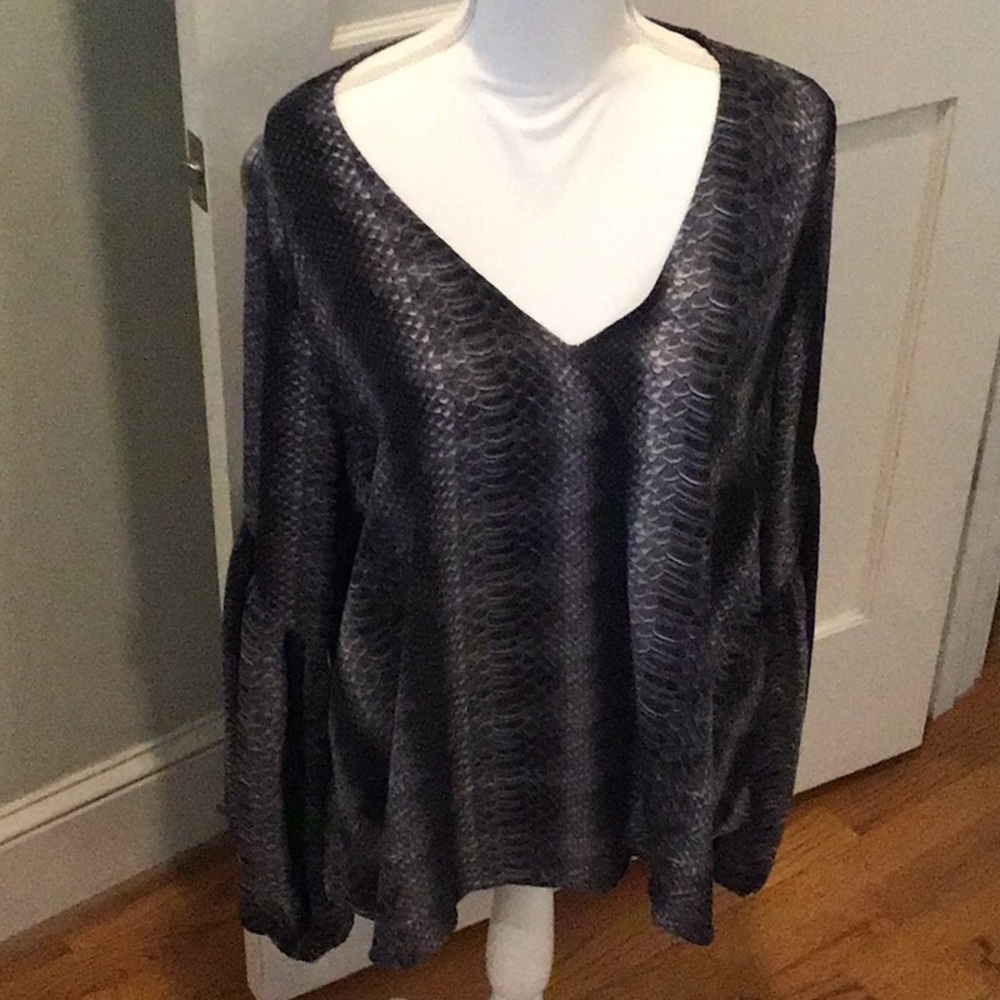 Snakeskin poof sleeve top